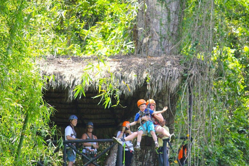 Dominican Tree House Village Samana Exterior foto